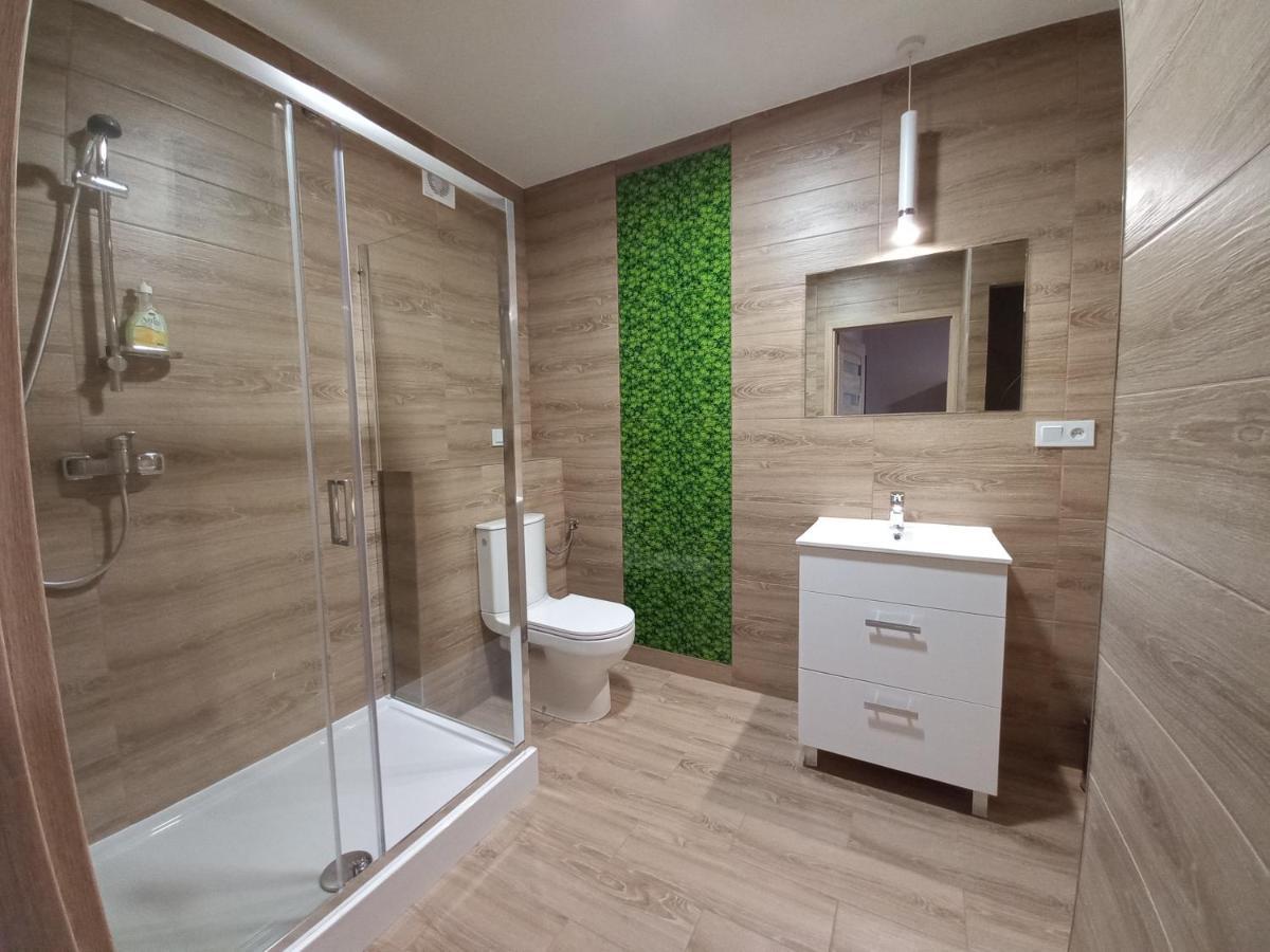 Good Night Noclegi & Strefa Z Sauna I Jacuzzi Ogolnodostepna Lub Na Wylacznosc Czechowice-Dziedzice Kültér fotó