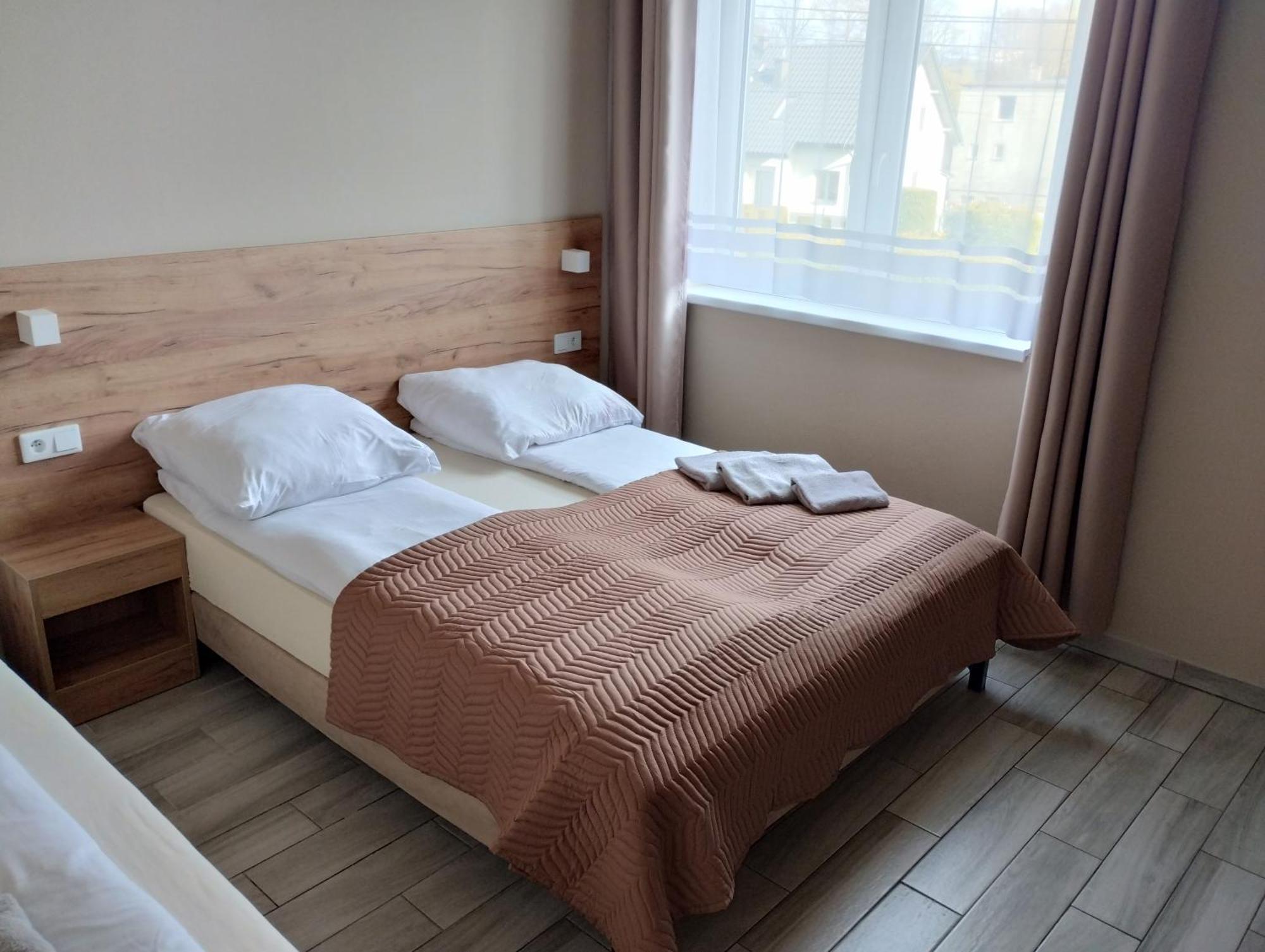 Good Night Noclegi & Strefa Z Sauna I Jacuzzi Ogolnodostepna Lub Na Wylacznosc Czechowice-Dziedzice Kültér fotó