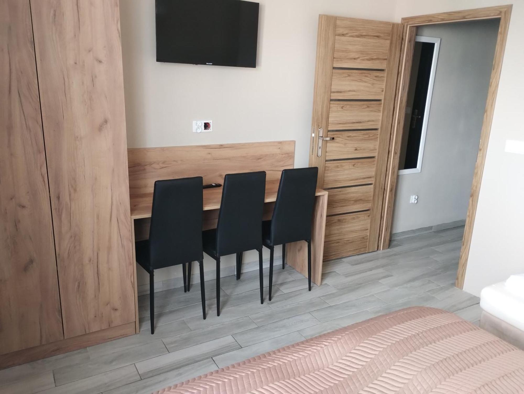 Good Night Noclegi & Strefa Z Sauna I Jacuzzi Ogolnodostepna Lub Na Wylacznosc Czechowice-Dziedzice Kültér fotó