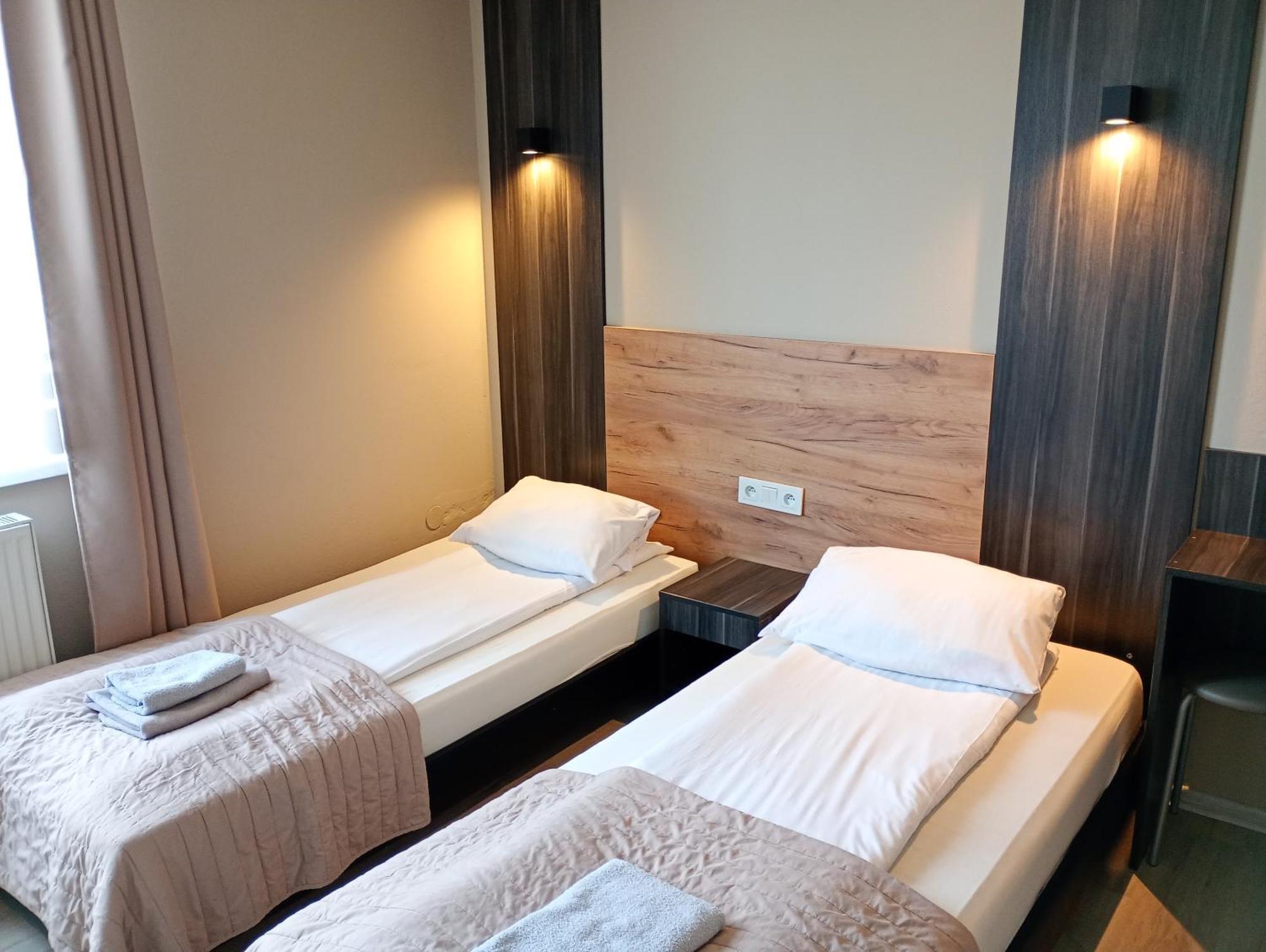 Good Night Noclegi & Strefa Z Sauna I Jacuzzi Ogolnodostepna Lub Na Wylacznosc Czechowice-Dziedzice Kültér fotó