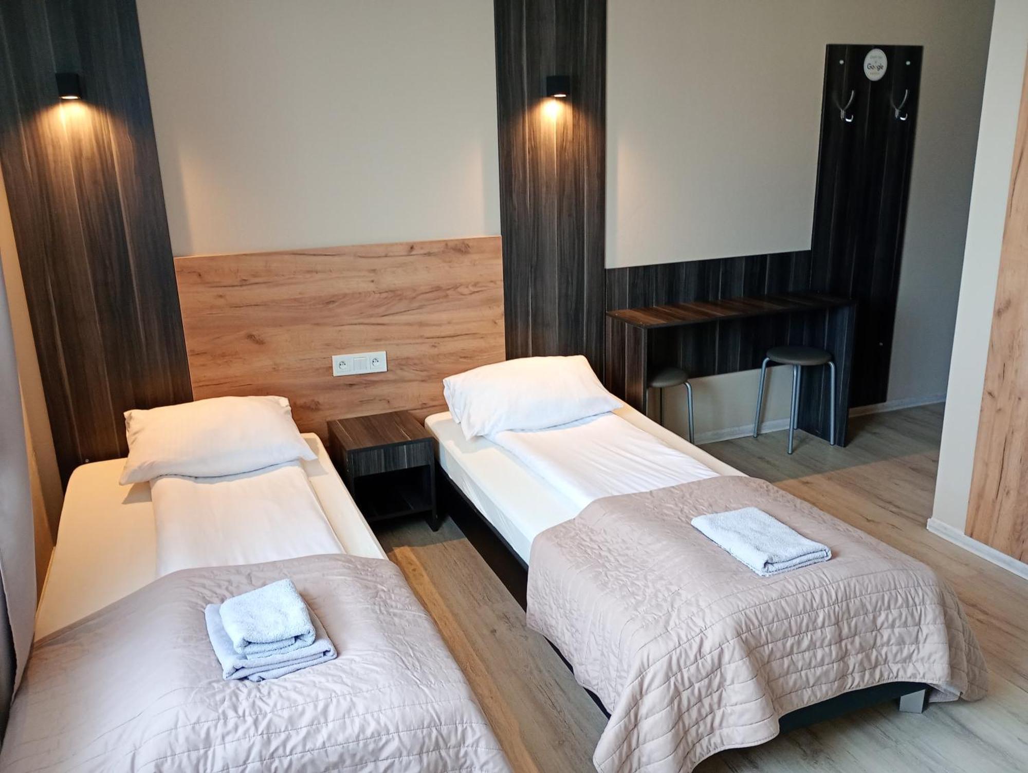 Good Night Noclegi & Strefa Z Sauna I Jacuzzi Ogolnodostepna Lub Na Wylacznosc Czechowice-Dziedzice Kültér fotó