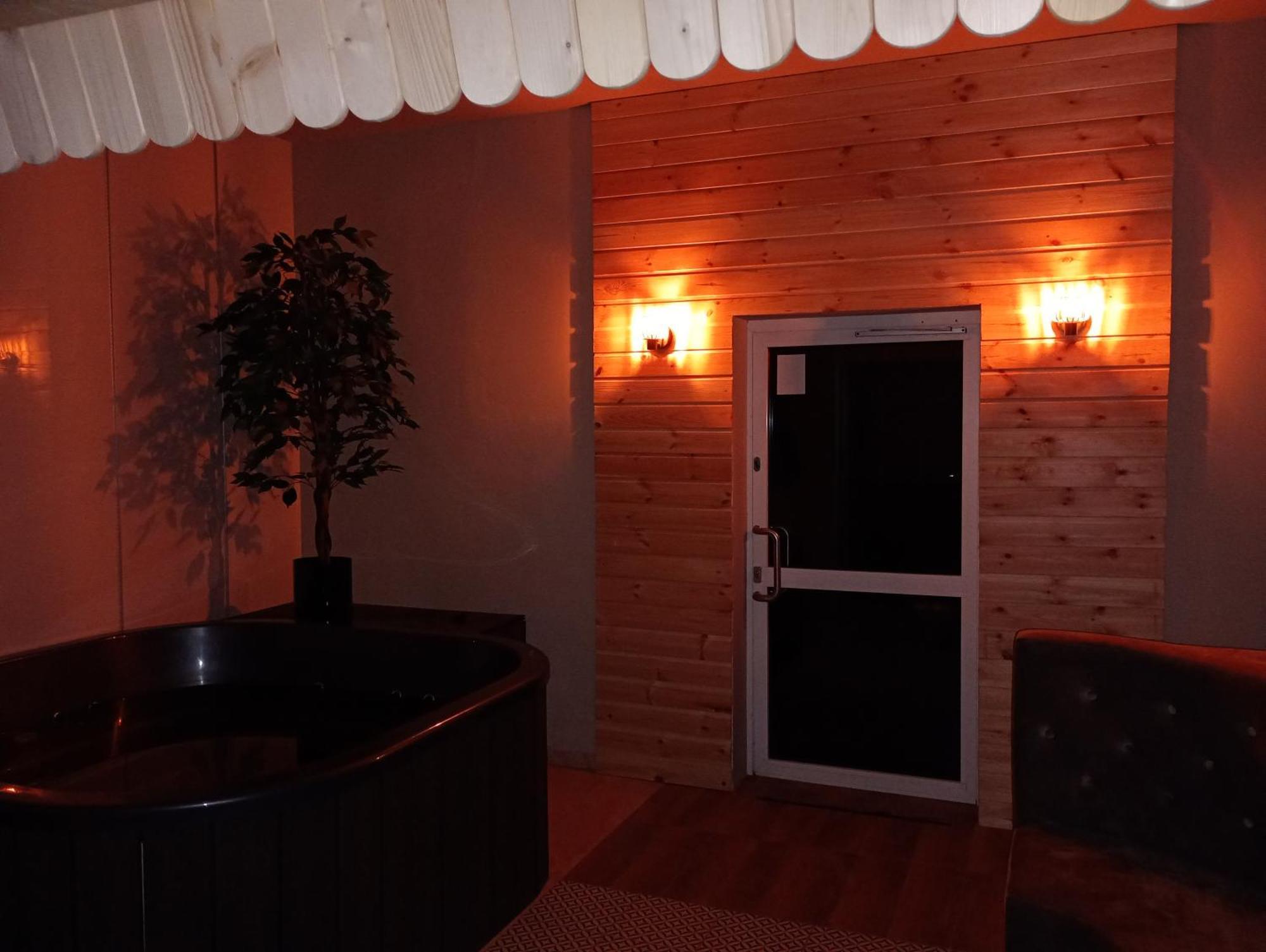 Good Night Noclegi & Strefa Z Sauna I Jacuzzi Ogolnodostepna Lub Na Wylacznosc Czechowice-Dziedzice Kültér fotó